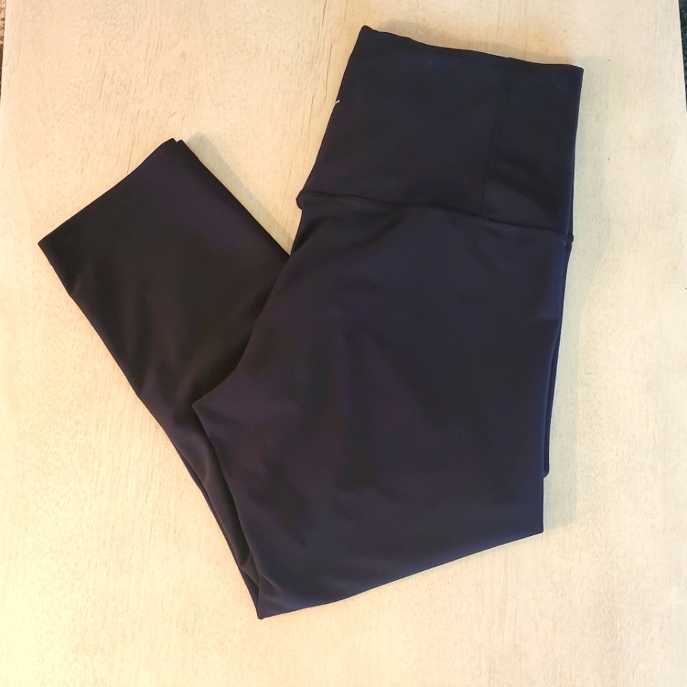 Old Navy Extra High Rise Cropped Legging | L